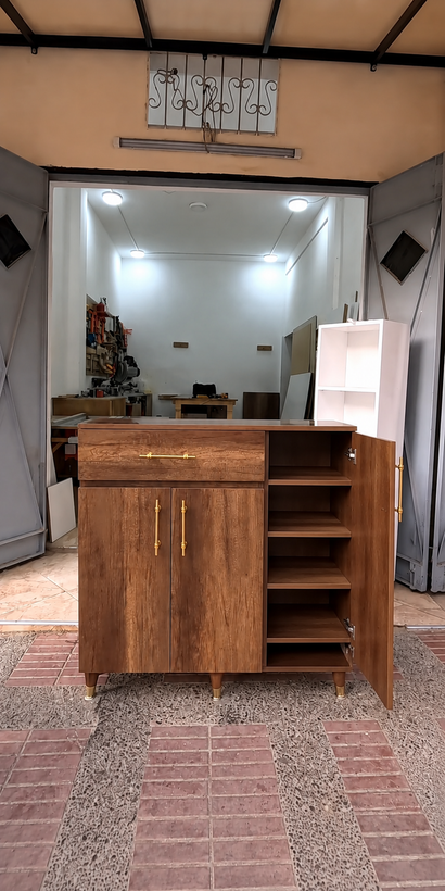 جاکفشی ایستاده جادار